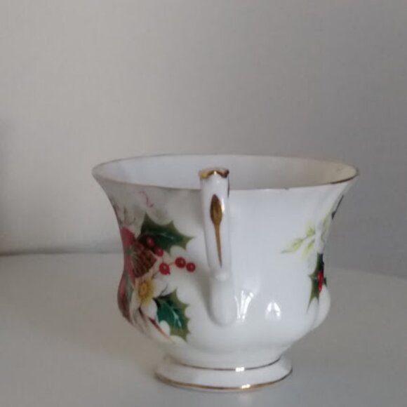 Royal Albert Poinsettia Yuletide Teacup And Saucer, England Bone China Christmas - Picture 5 of 13